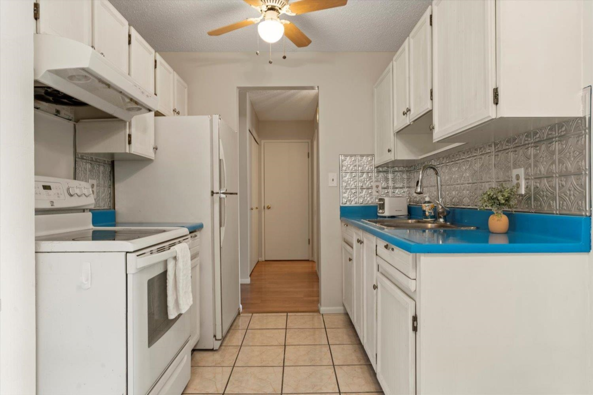 Pantry Photo of 204 9175 Mary Street, Chilliwack, BC