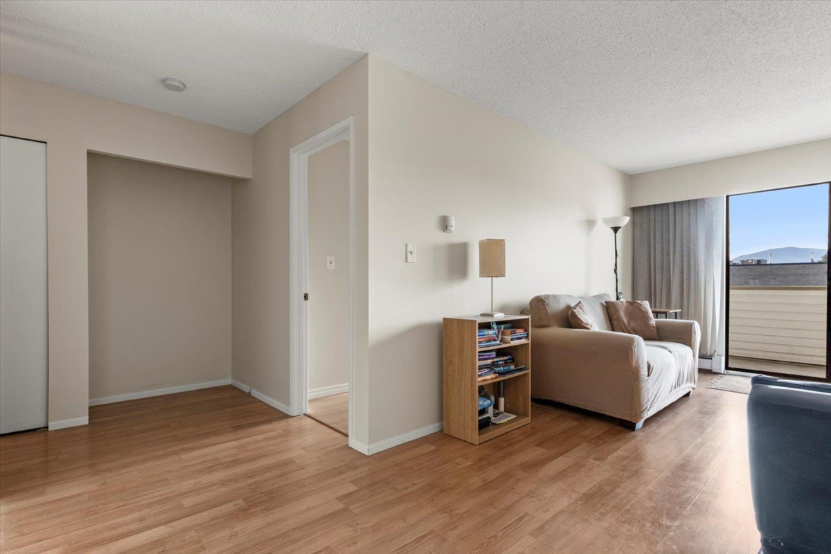 Powder Room Photo of 204 9175 Mary Street, Chilliwack, BC