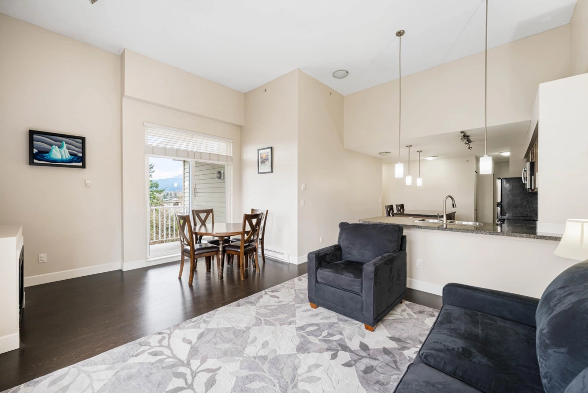 Kitchen Photo of 406 12283 224 Street, Maple Ridge, BC