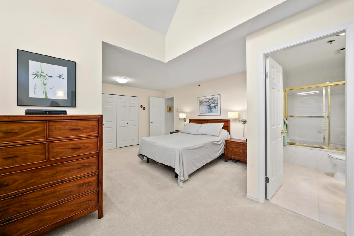 Entry Foyer Photo of 401 1154 Westwood Street, Coquitlam, BC