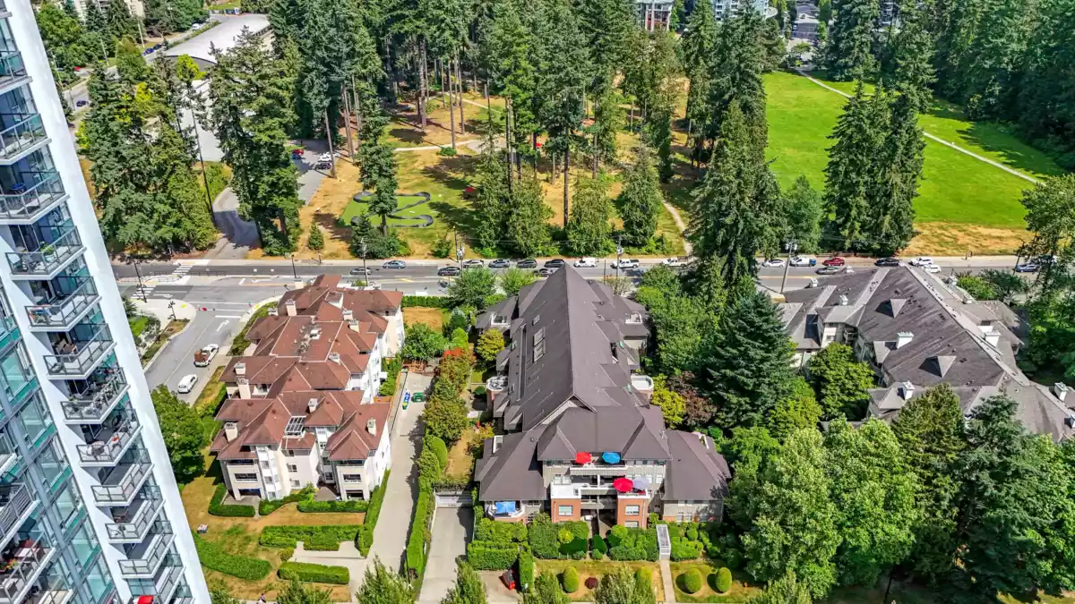 Front Yard Photo of 401 1154 Westwood Street, Coquitlam, BC