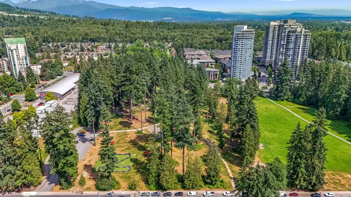 Garden / Landscaping Photo of 401 1154 Westwood Street, Coquitlam, BC