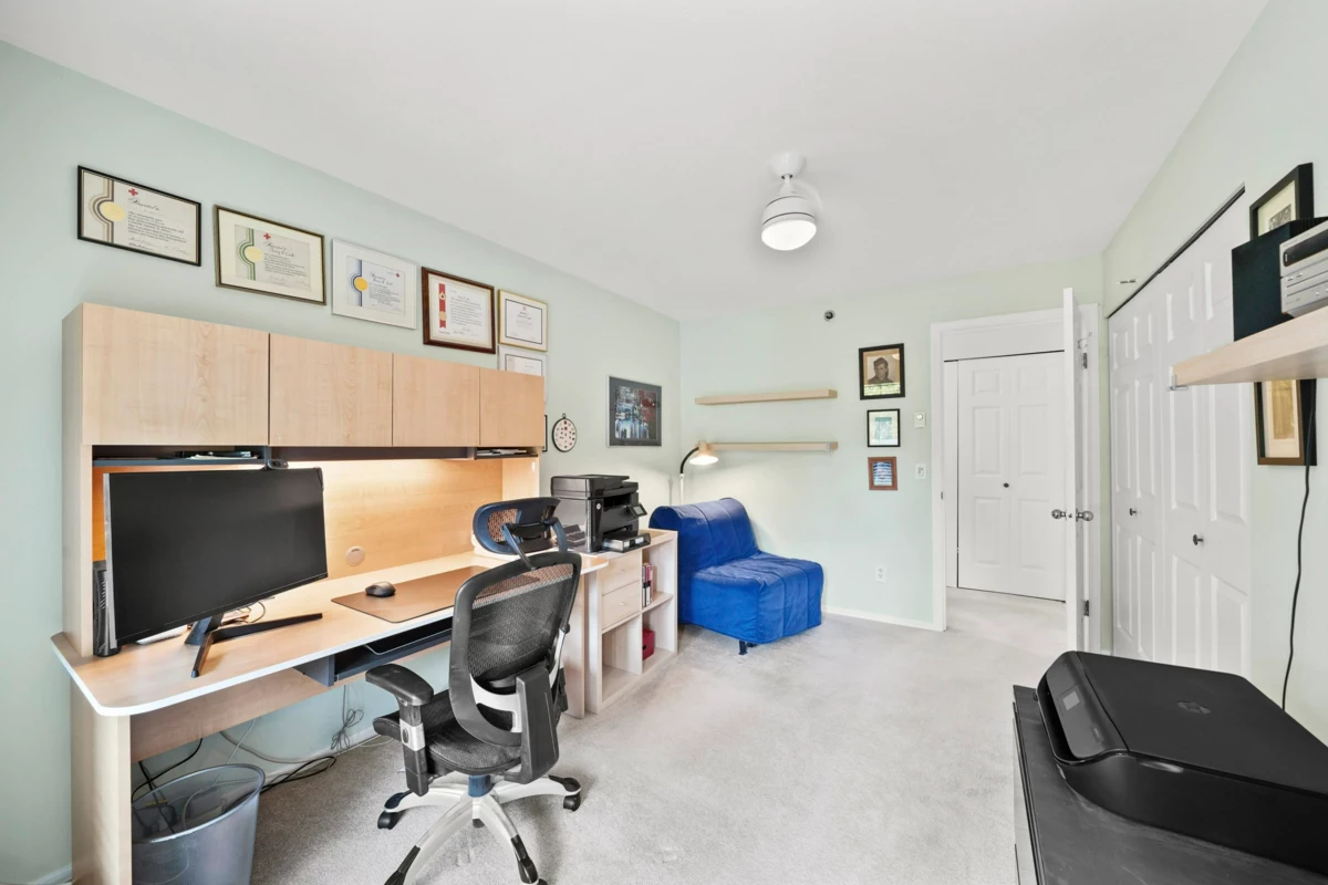 Hallway Photo of 401 1154 Westwood Street, Coquitlam, BC