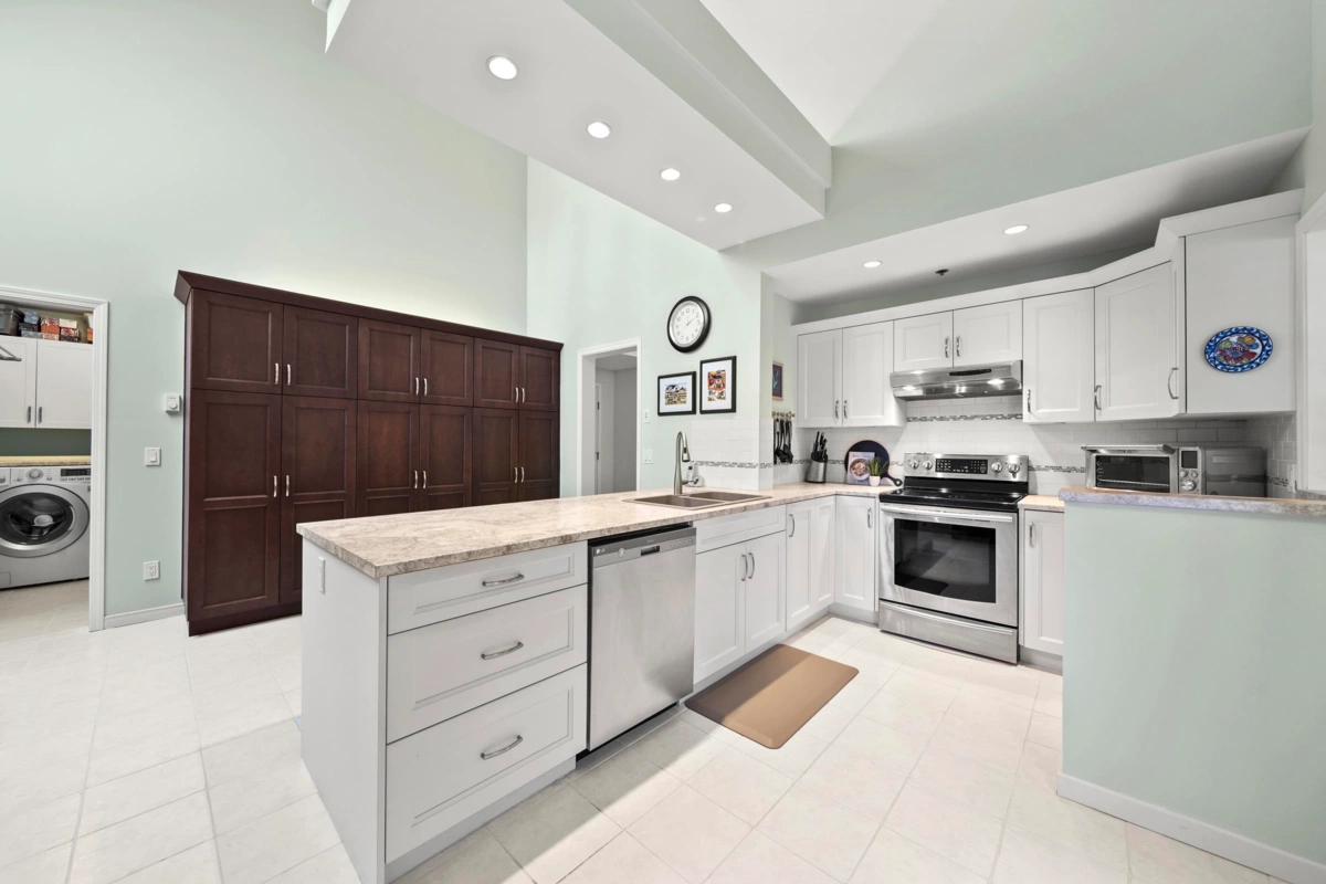 Kitchen Photo of 401 1154 Westwood Street, Coquitlam, BC