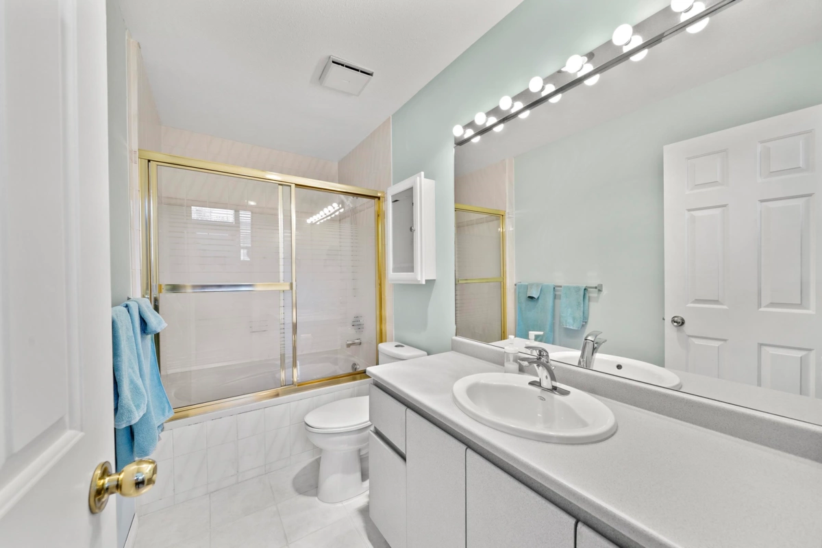 Loft / Bonus Room Photo of 401 1154 Westwood Street, Coquitlam, BC