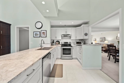 401 1154 Westwood Street, Coquitlam, BC