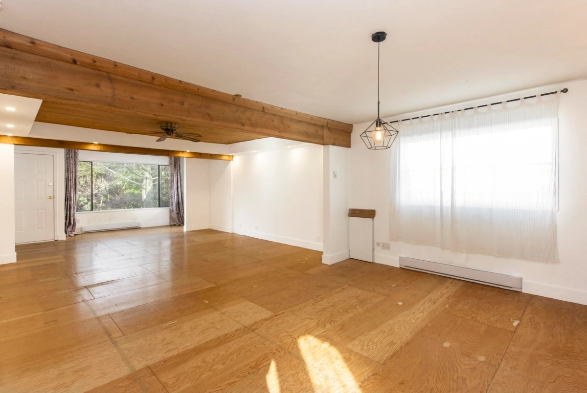 Kitchen Photo of 37970 Fifth Avenue, Squamish, BC