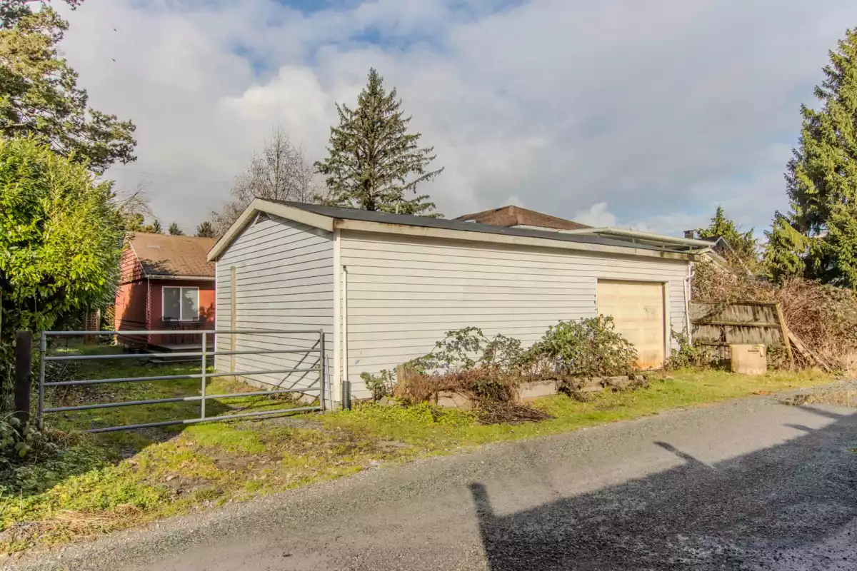 Powder Room Photo of 37970 Fifth Avenue, Squamish, BC