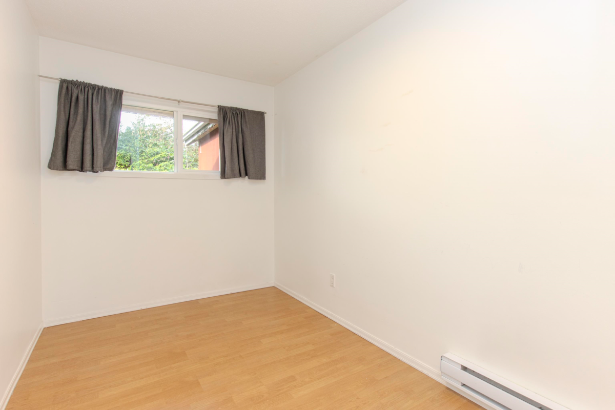 Walk-In Closet Photo of 37970 Fifth Avenue, Squamish, BC