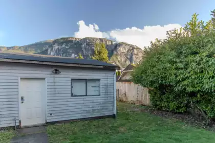 Laundry Room Photo of 37970 Fifth Avenue, Squamish, BC