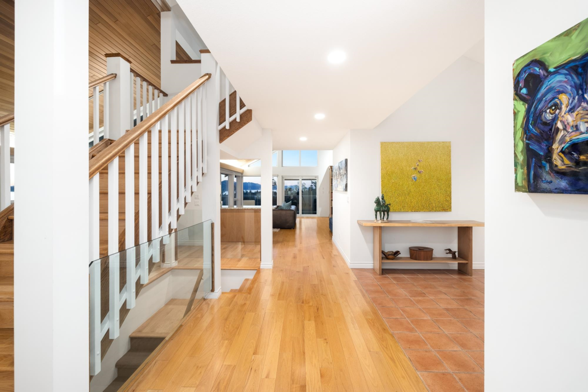 Family Room Photo of 10339 Sunshine Coast Highway, Halfmoon Bay, BC