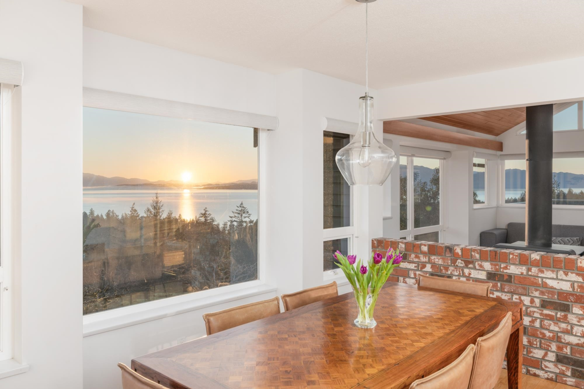 Powder Room Photo of 10339 Sunshine Coast Highway, Halfmoon Bay, BC