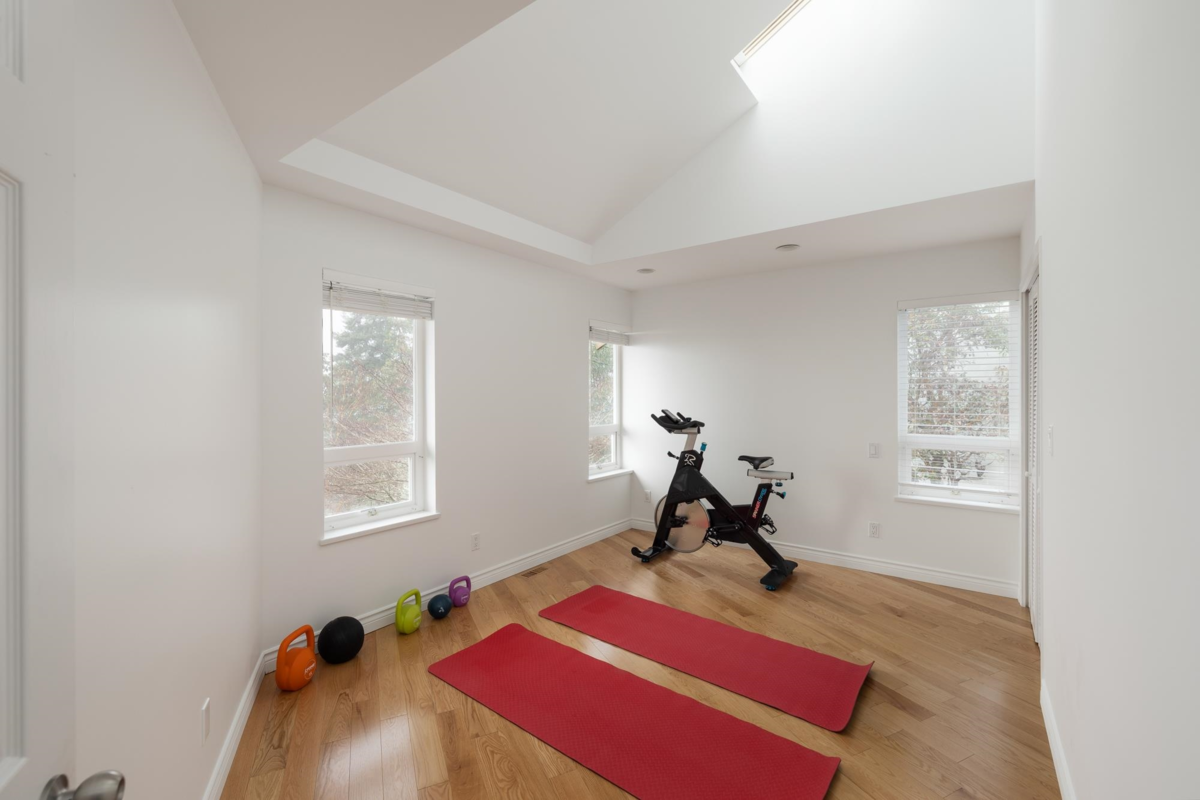 Staircase Photo of 10339 Sunshine Coast Highway, Halfmoon Bay, BC