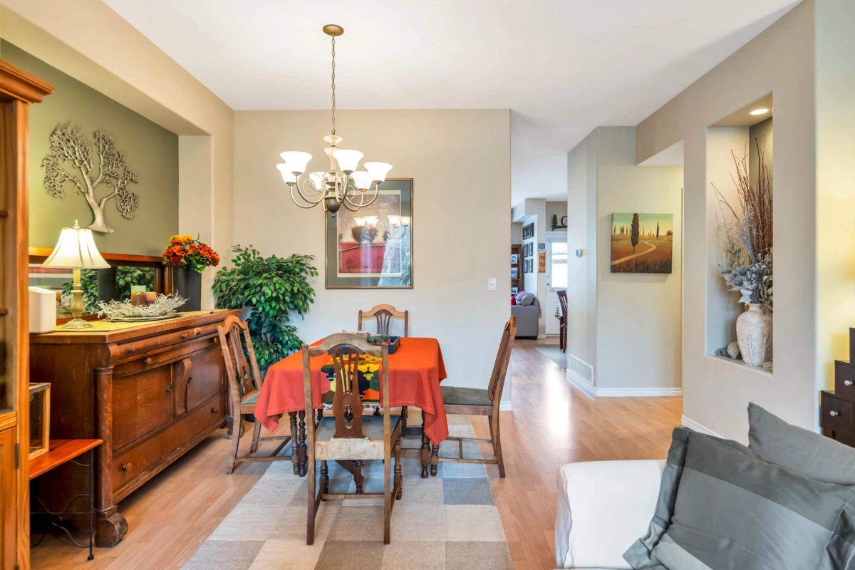 Breakfast Nook Photo of 24121 102a Avenue, Maple Ridge, BC