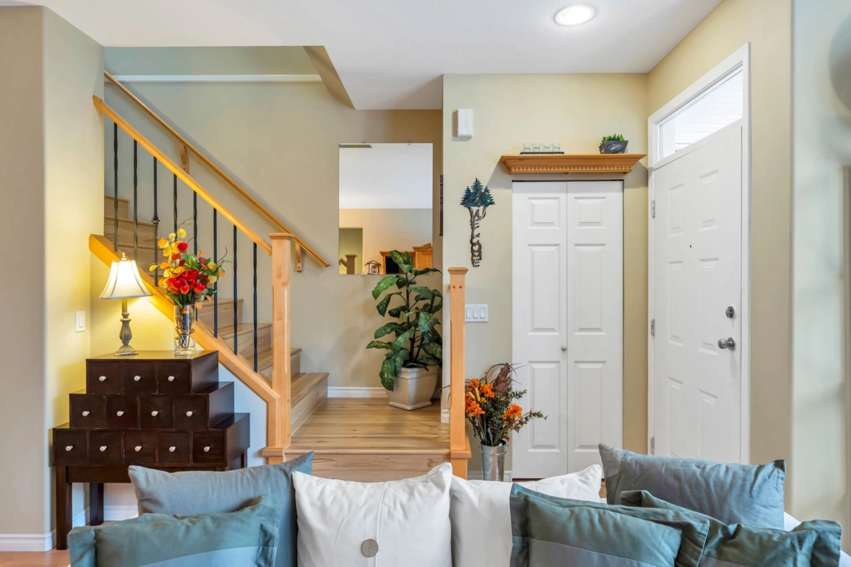 Kitchen Island Photo of 24121 102a Avenue, Maple Ridge, BC