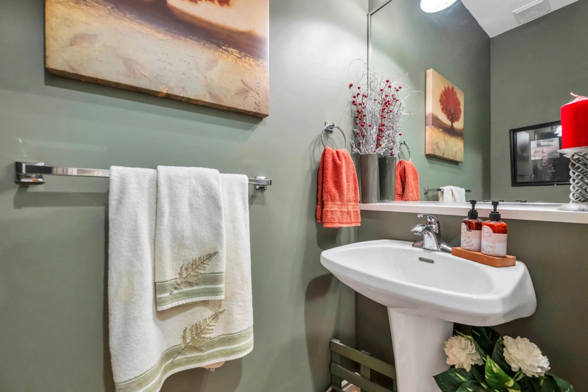 Primary Bathroom Photo of 24121 102a Avenue, Maple Ridge, BC