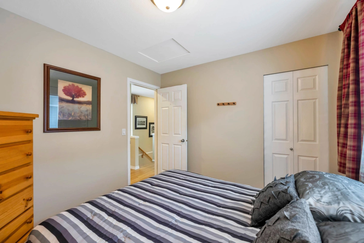 Swimming Pool Photo of 24121 102a Avenue, Maple Ridge, BC