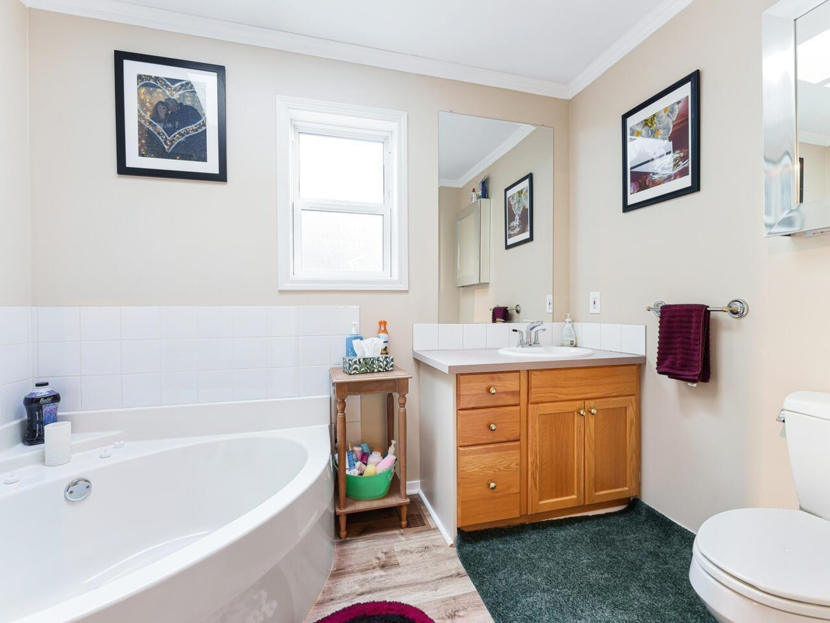 Breakfast Nook Photo of 9 1840 160 Street, Surrey, BC