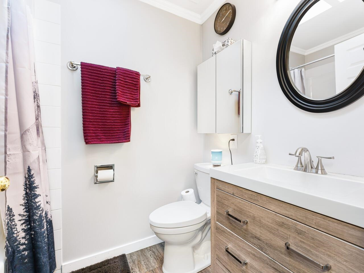 Dining Area Photo of 9 1840 160 Street, Surrey, BC
