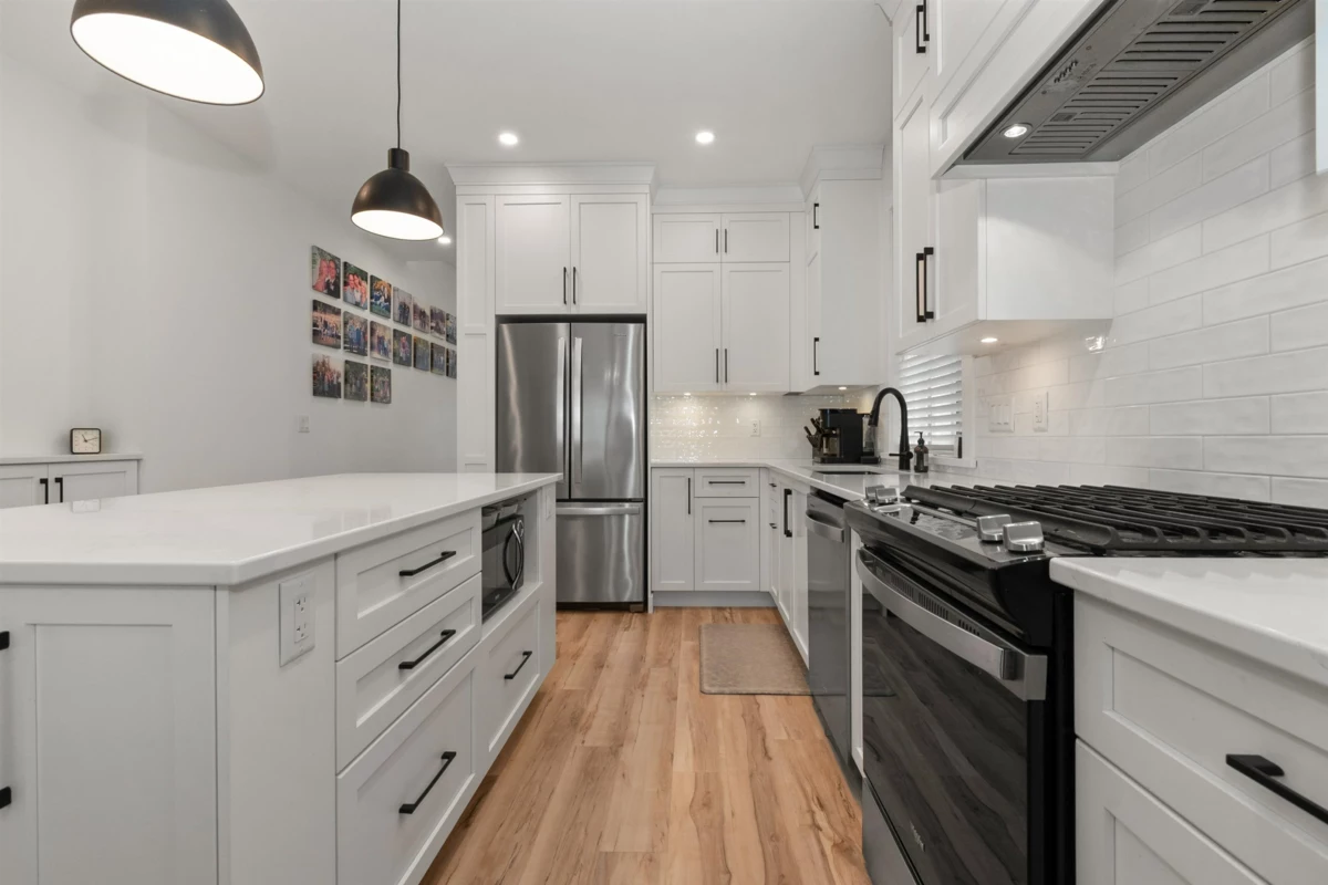 Kitchen Island Photo of 36 46211 Promontory Road, Chilliwack, BC