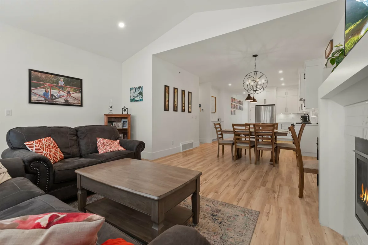 Mudroom Photo of 36 46211 Promontory Road, Chilliwack, BC