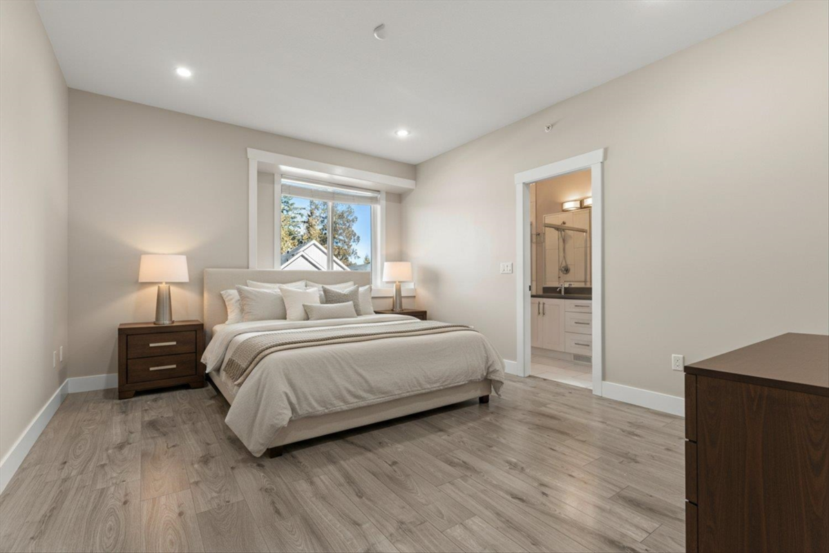 Guest Bathroom Photo of 46930 Sylvan Drive, Chilliwack, BC