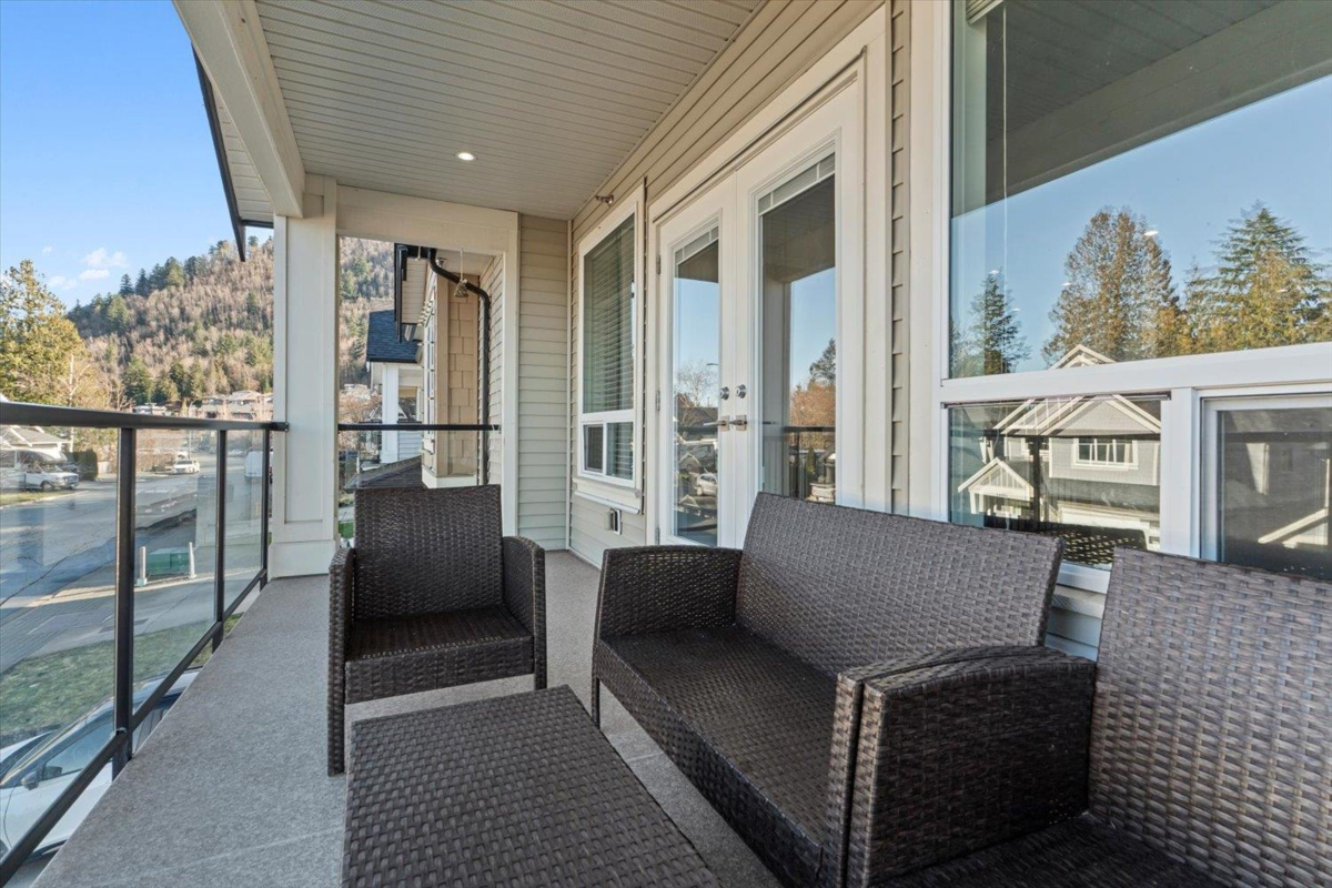 Hallway Photo of 46930 Sylvan Drive, Chilliwack, BC