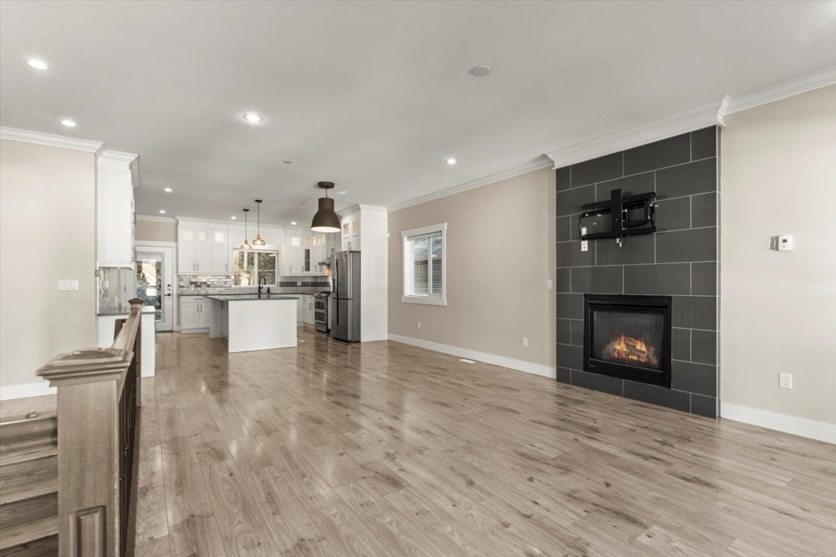 Kitchen Photo of 46930 Sylvan Drive, Chilliwack, BC