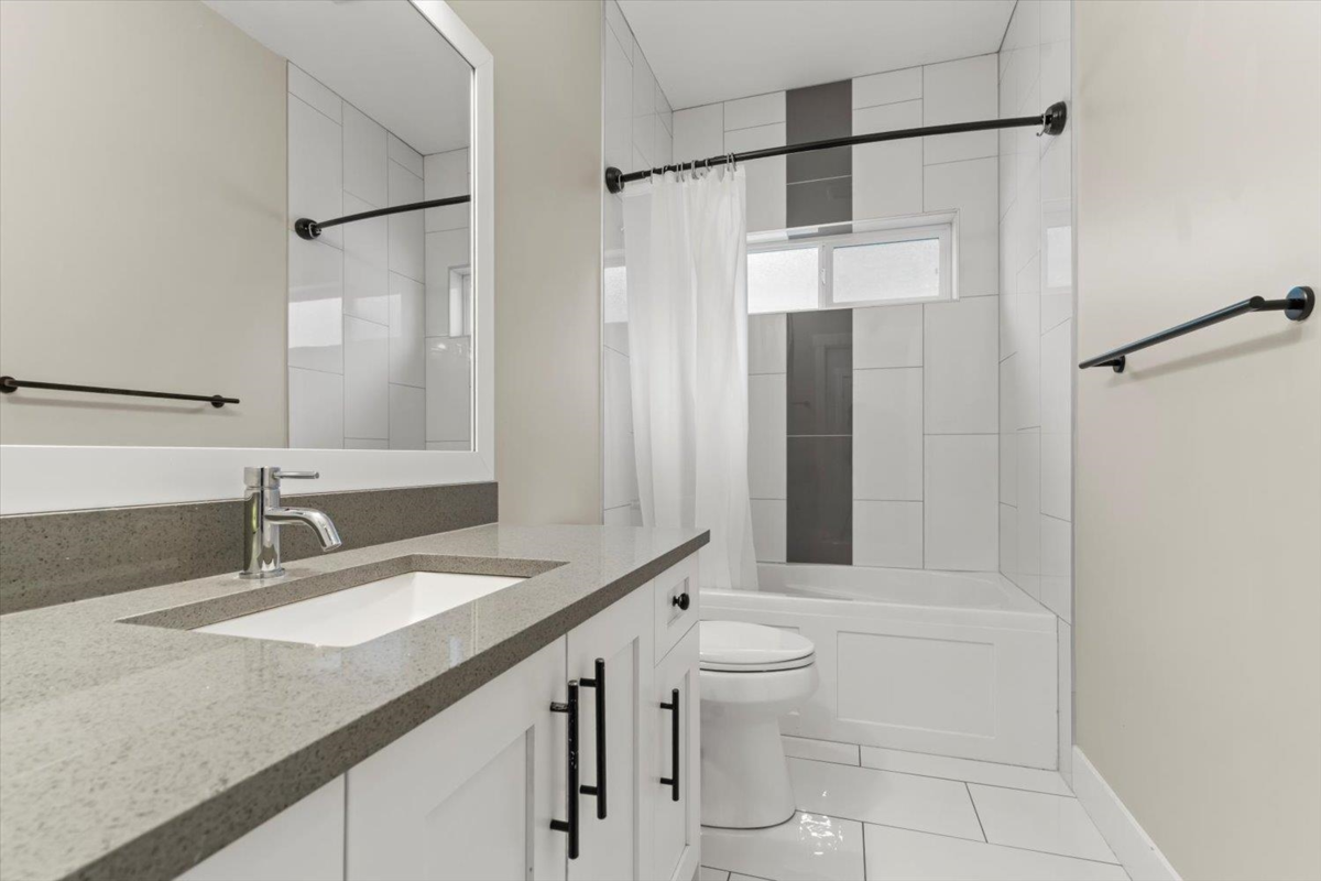 Laundry Room Photo of 46930 Sylvan Drive, Chilliwack, BC