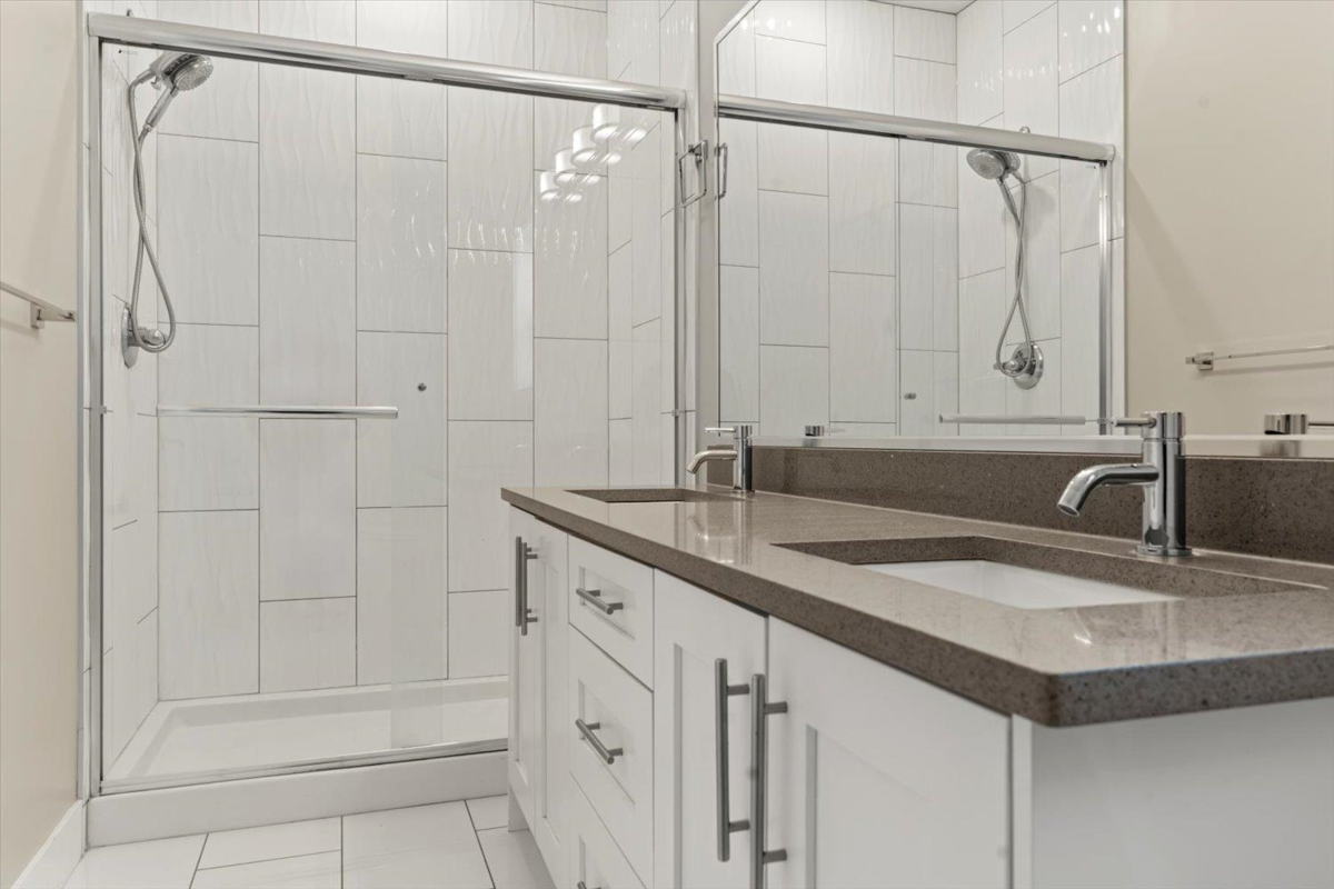 Powder Room Photo of 46930 Sylvan Drive, Chilliwack, BC