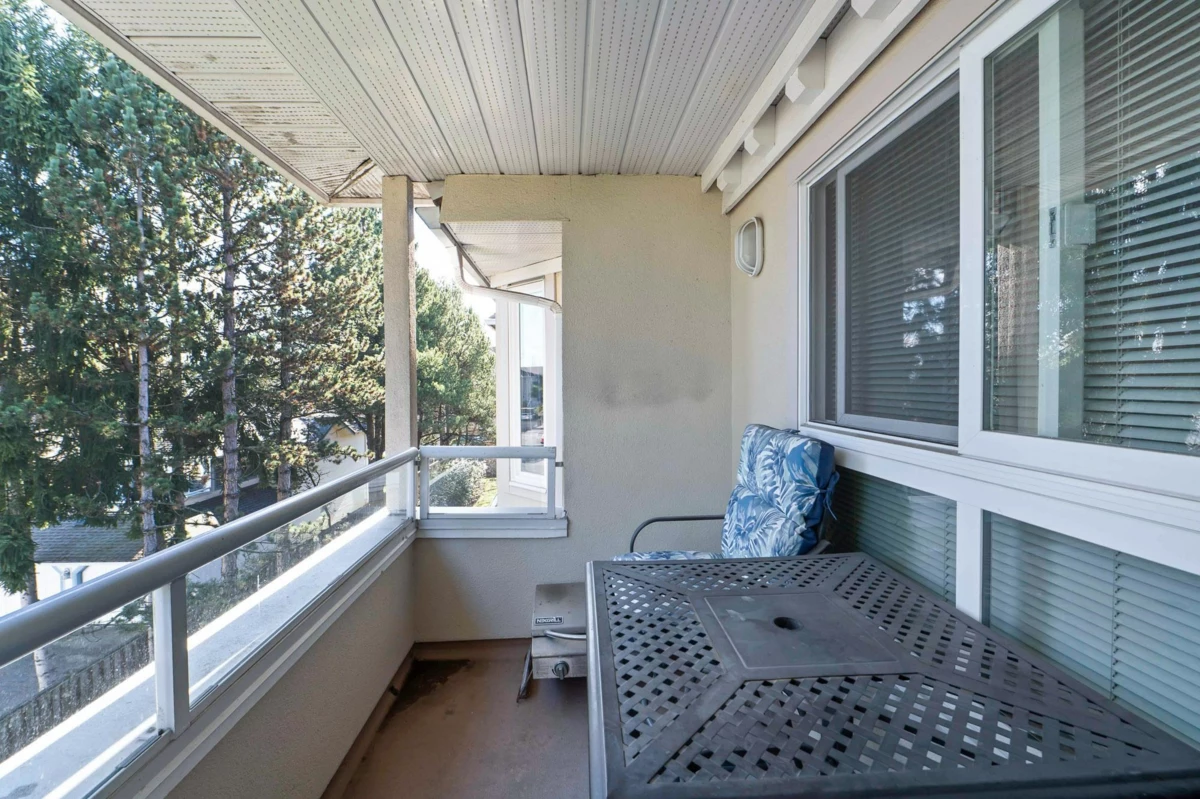 Backyard Photo of 305 19721 64 Avenue, Langley, BC