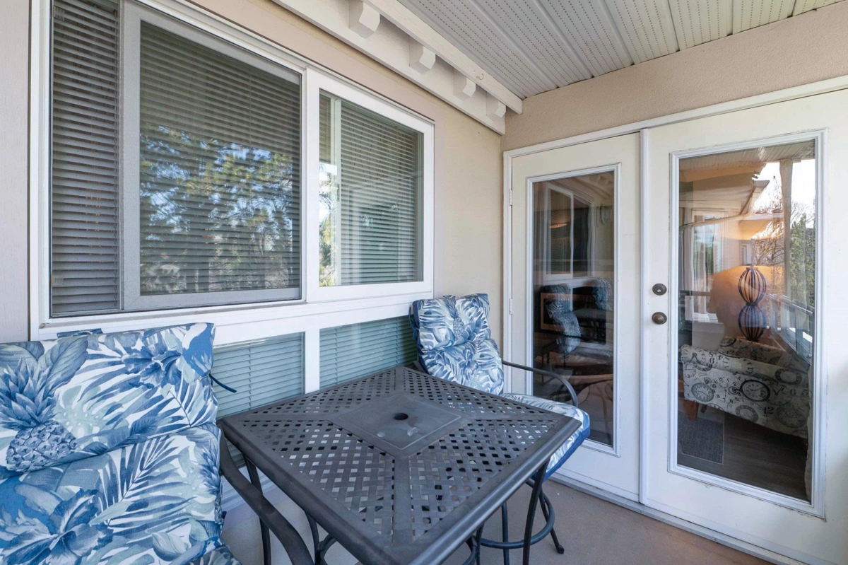 Front Yard Photo of 305 19721 64 Avenue, Langley, BC