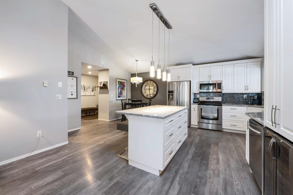 Primary Bedroom Photo of 305 19721 64 Avenue, Langley, BC