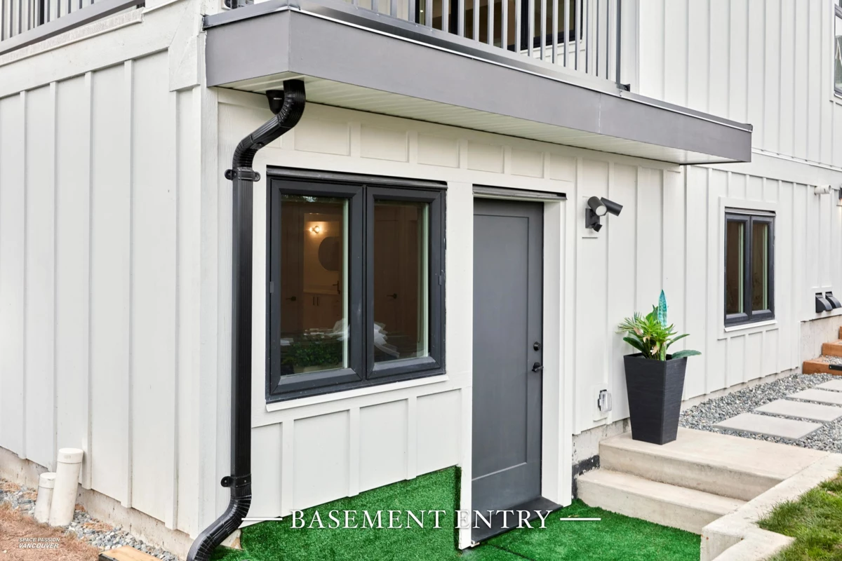 Staircase Photo of 23962 120b Avenue, Maple Ridge, BC