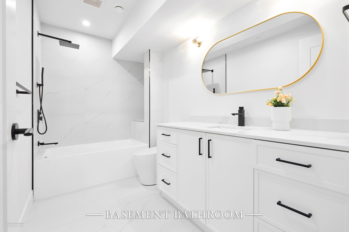 Swimming Pool Photo of 23962 120b Avenue, Maple Ridge, BC