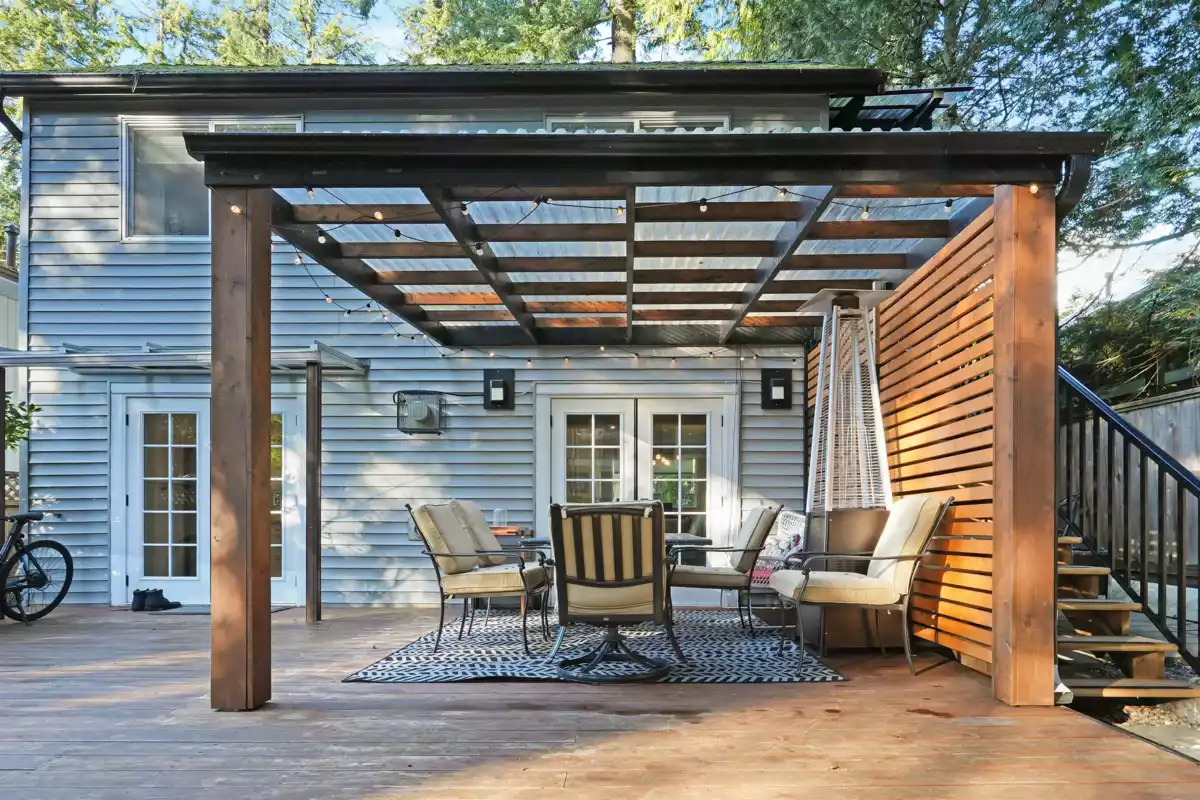 Breakfast Nook Photo of 4990 Capilano Road, North Vancouver, BC