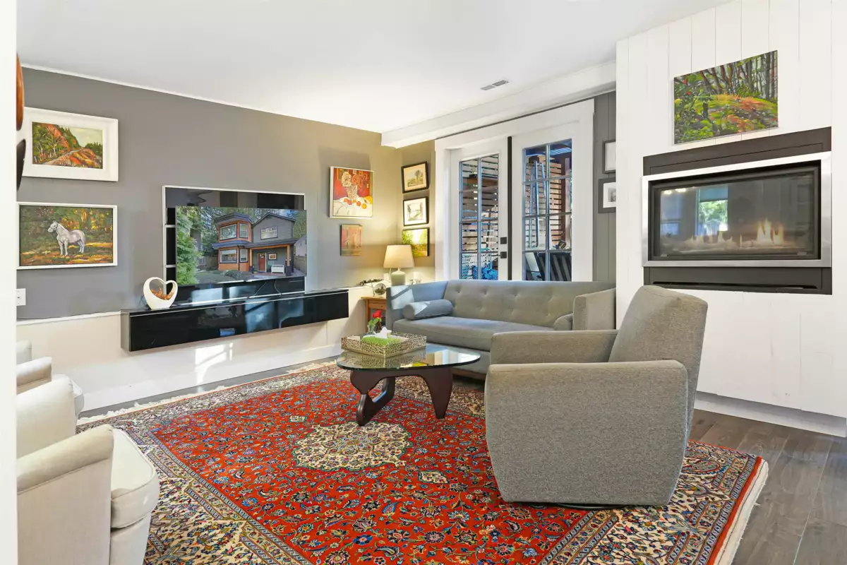 Living Room Photo of 4990 Capilano Road, North Vancouver, BC