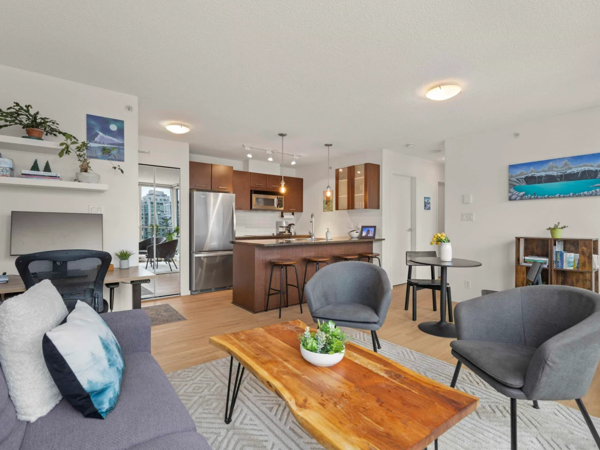 Dining Area Photo of 1501 1199 Seymour Street, Vancouver, BC