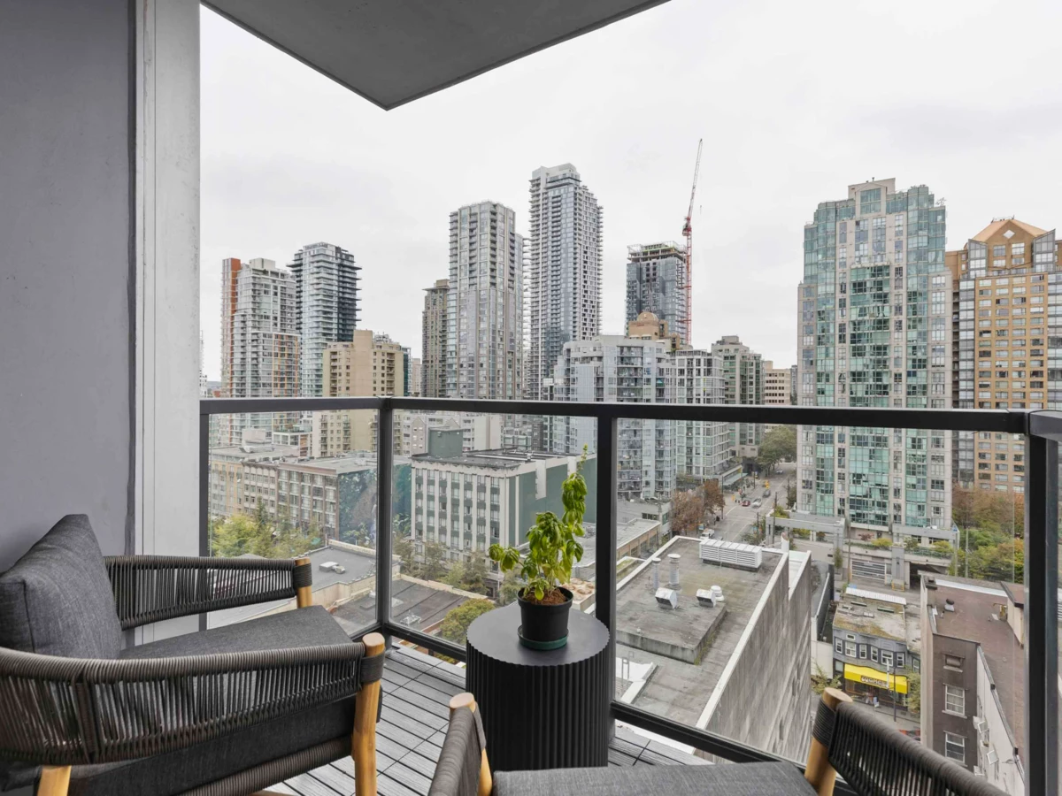 Entry Foyer Photo of 1501 1199 Seymour Street, Vancouver, BC