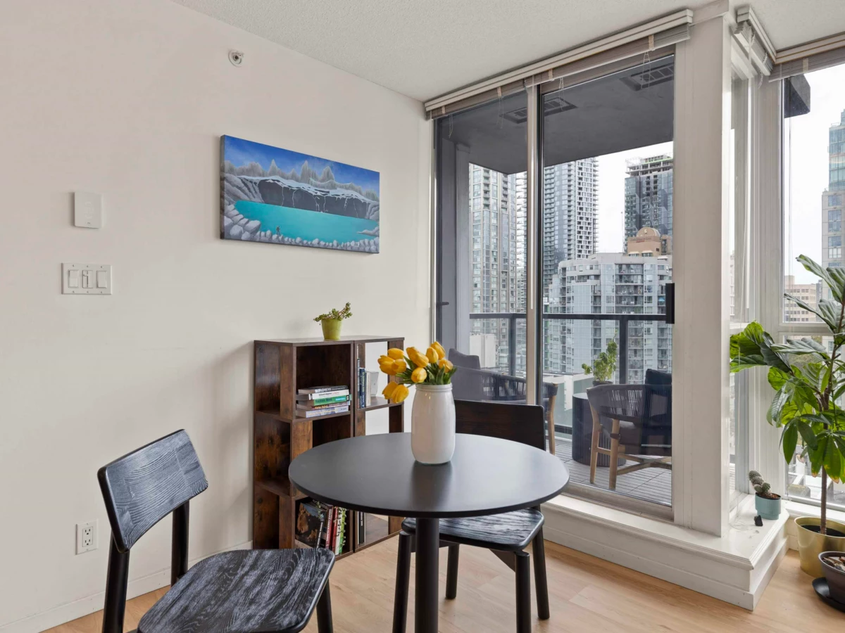 Guest Bathroom Photo of 1501 1199 Seymour Street, Vancouver, BC