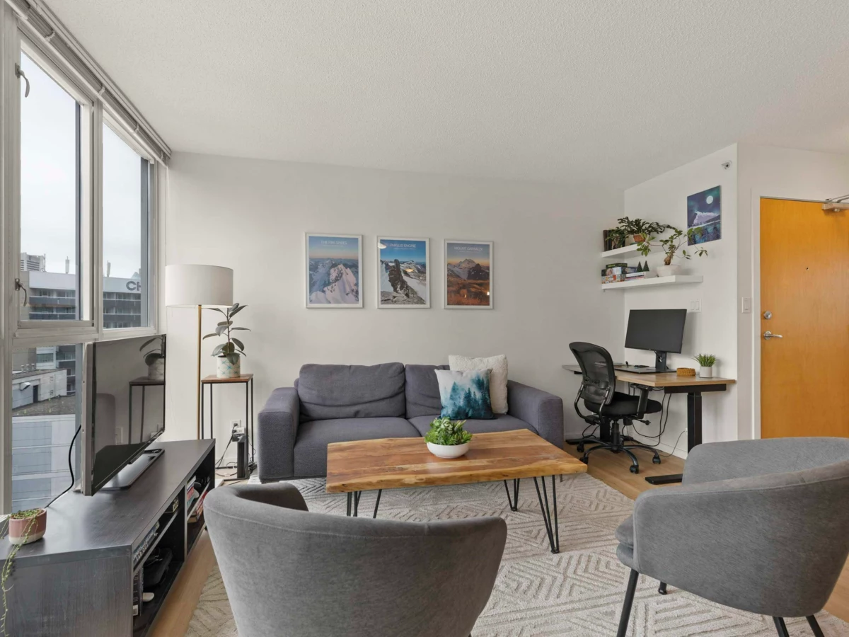 Kitchen Photo of 1501 1199 Seymour Street, Vancouver, BC