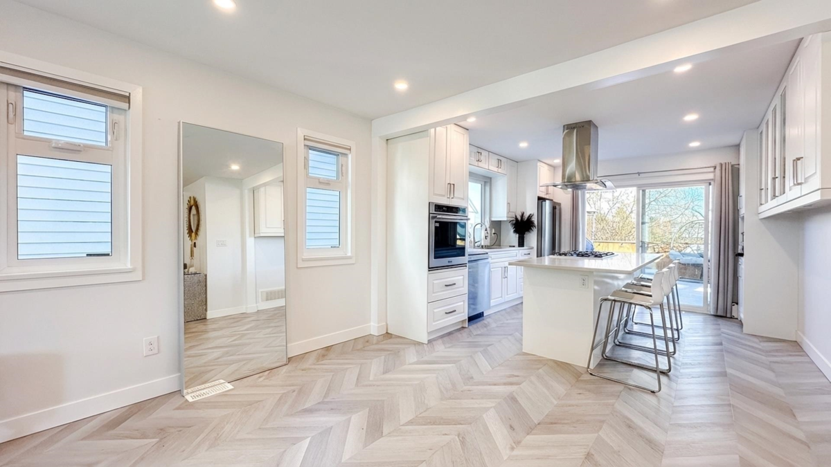Breakfast Nook Photo of 2426 Bennie Place, Port Coquitlam, BC