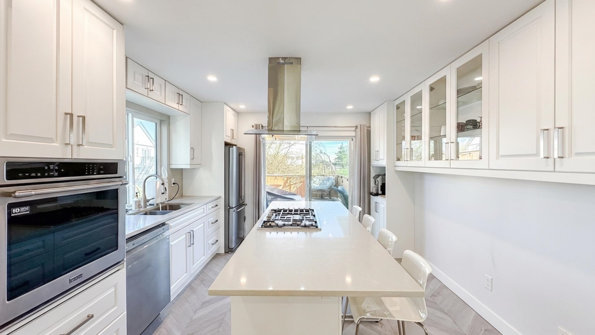 Dining Area Photo of 2426 Bennie Place, Port Coquitlam, BC