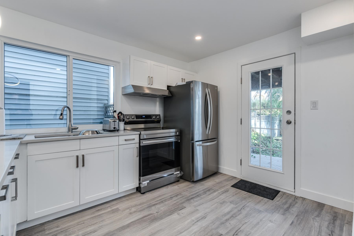 Garden / Landscaping Photo of 2426 Bennie Place, Port Coquitlam, BC