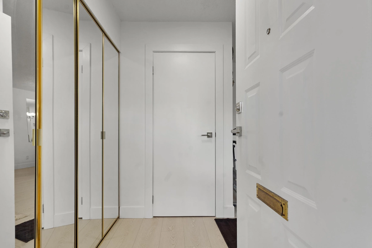 Family Room Photo of 303 13955 72 Avenue, Surrey, BC