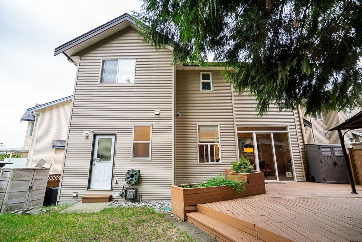 Swimming Pool Photo of 6075 165a Street, Surrey, BC