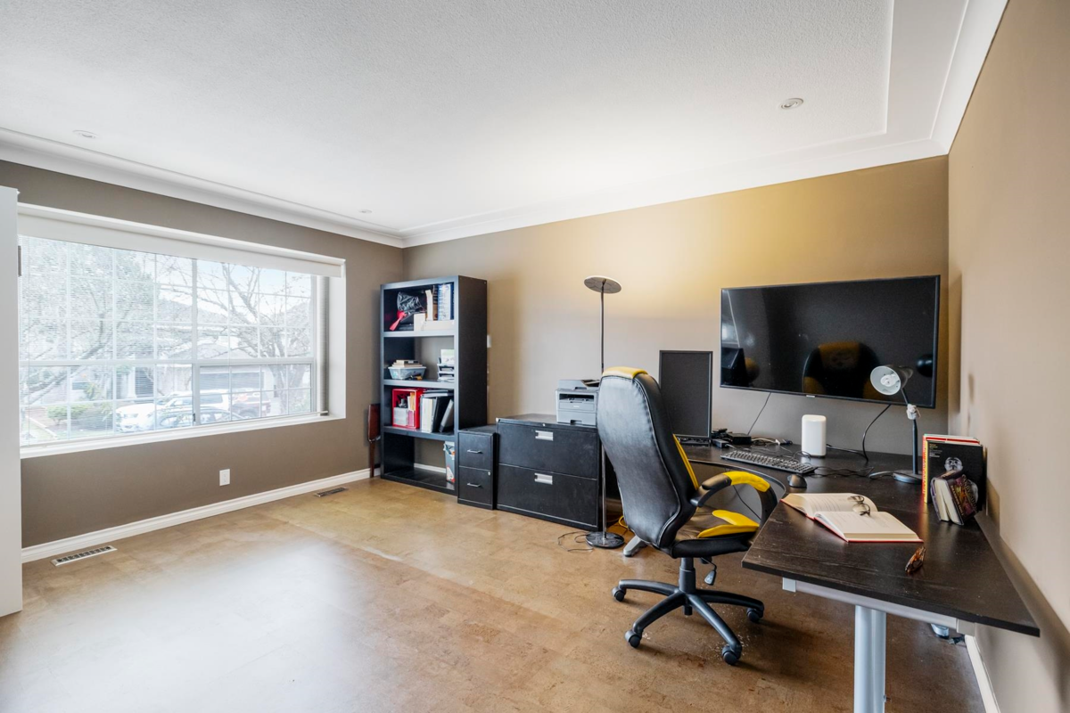 Guest Bathroom Photo of 1167 Settlers Court, Port Coquitlam, BC