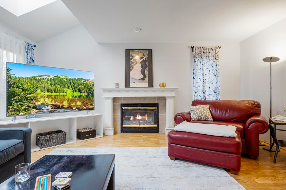 Living Room Photo of 1167 Settlers Court, Port Coquitlam, BC
