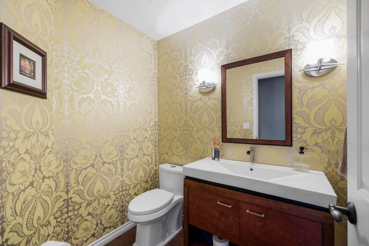 Powder Room Photo of 1167 Settlers Court, Port Coquitlam, BC