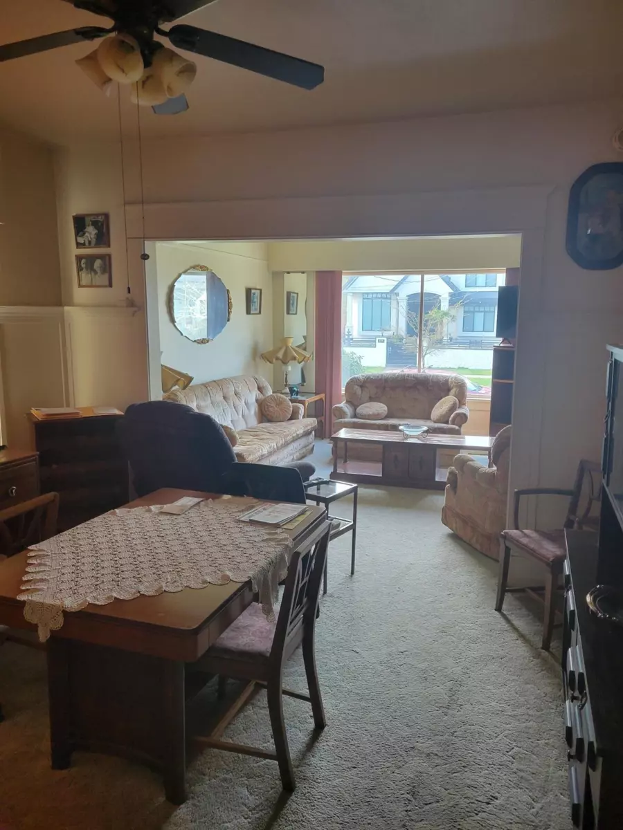 Family Room Photo of 810 Dublin Street, New Westminster, BC
